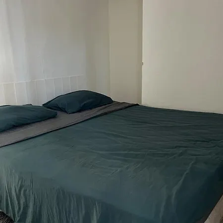 Ground Floor In The Garden With Excellent Location